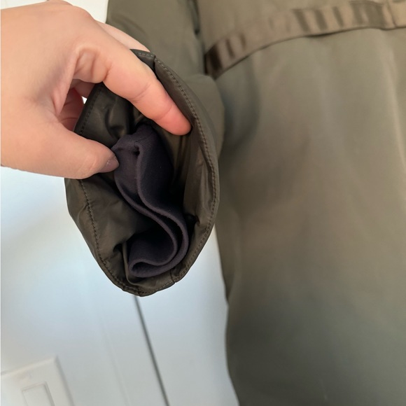 Lululemon Out in the Elements 3 in 1 goose down parka. Size 6. - Picture 9 of 11